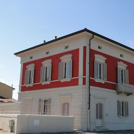 Villino Ermione Hotel Marina Di Pisa Eksteriør billede