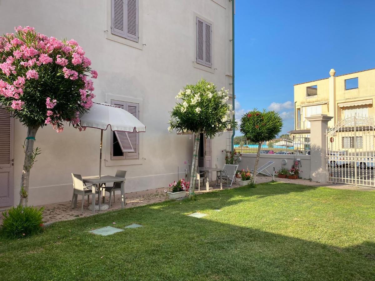Villino Ermione Hotel Marina Di Pisa Eksteriør billede