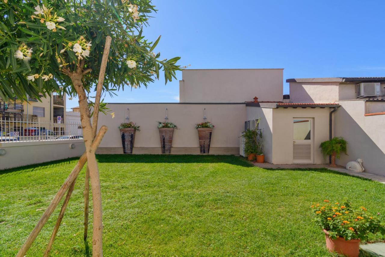 Villino Ermione Hotel Marina Di Pisa Eksteriør billede