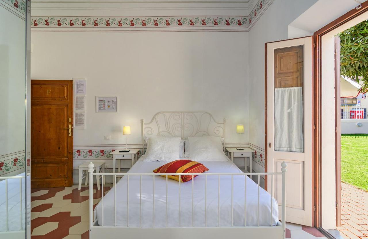 Villino Ermione Hotel Marina Di Pisa Eksteriør billede