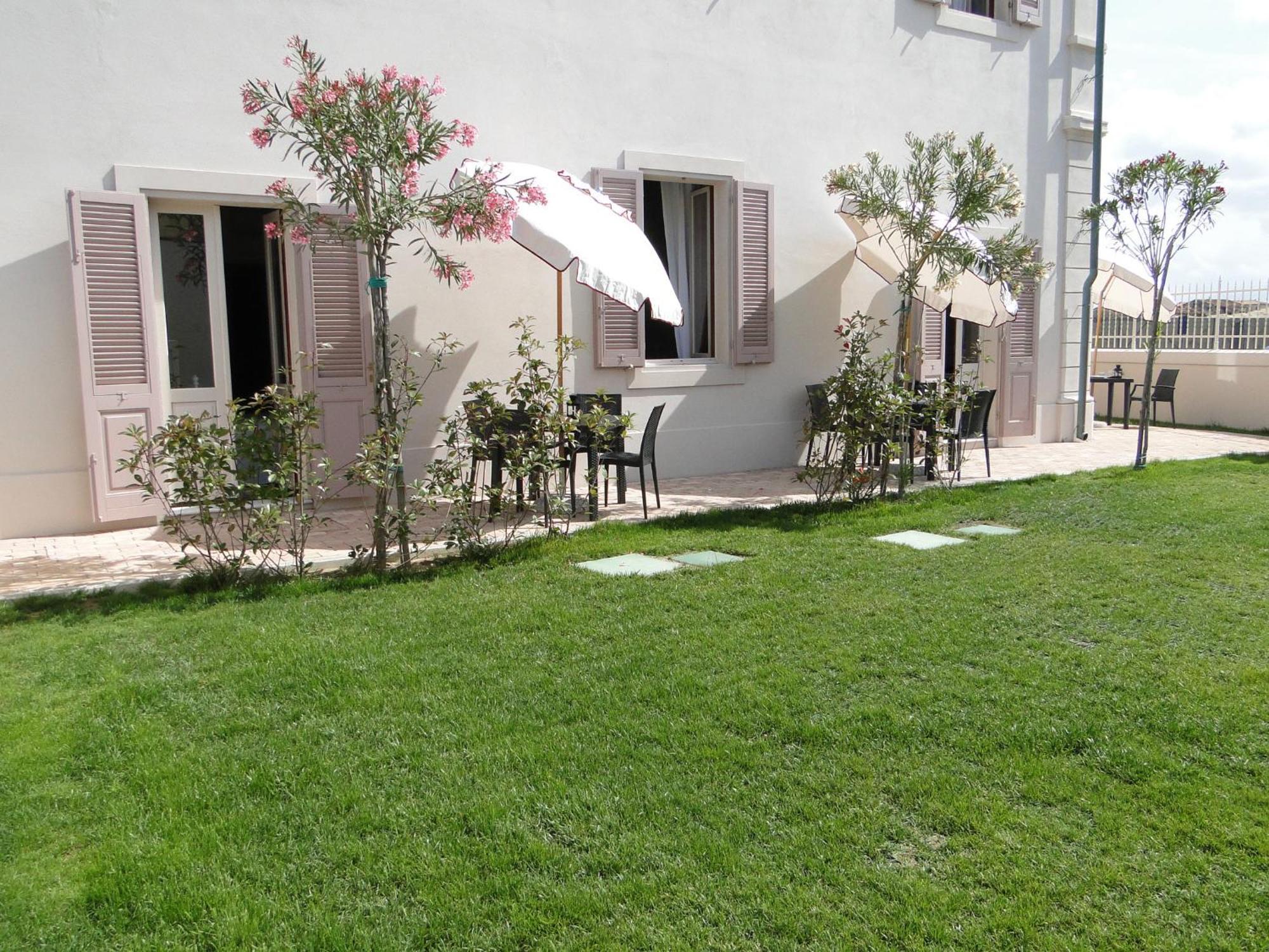 Villino Ermione Hotel Marina Di Pisa Eksteriør billede